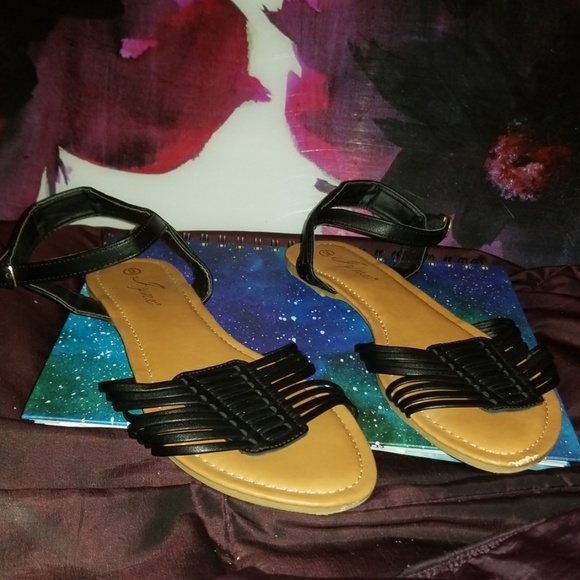 JYNX Black & Tan Strappy Sandals - Picture 2 of 5